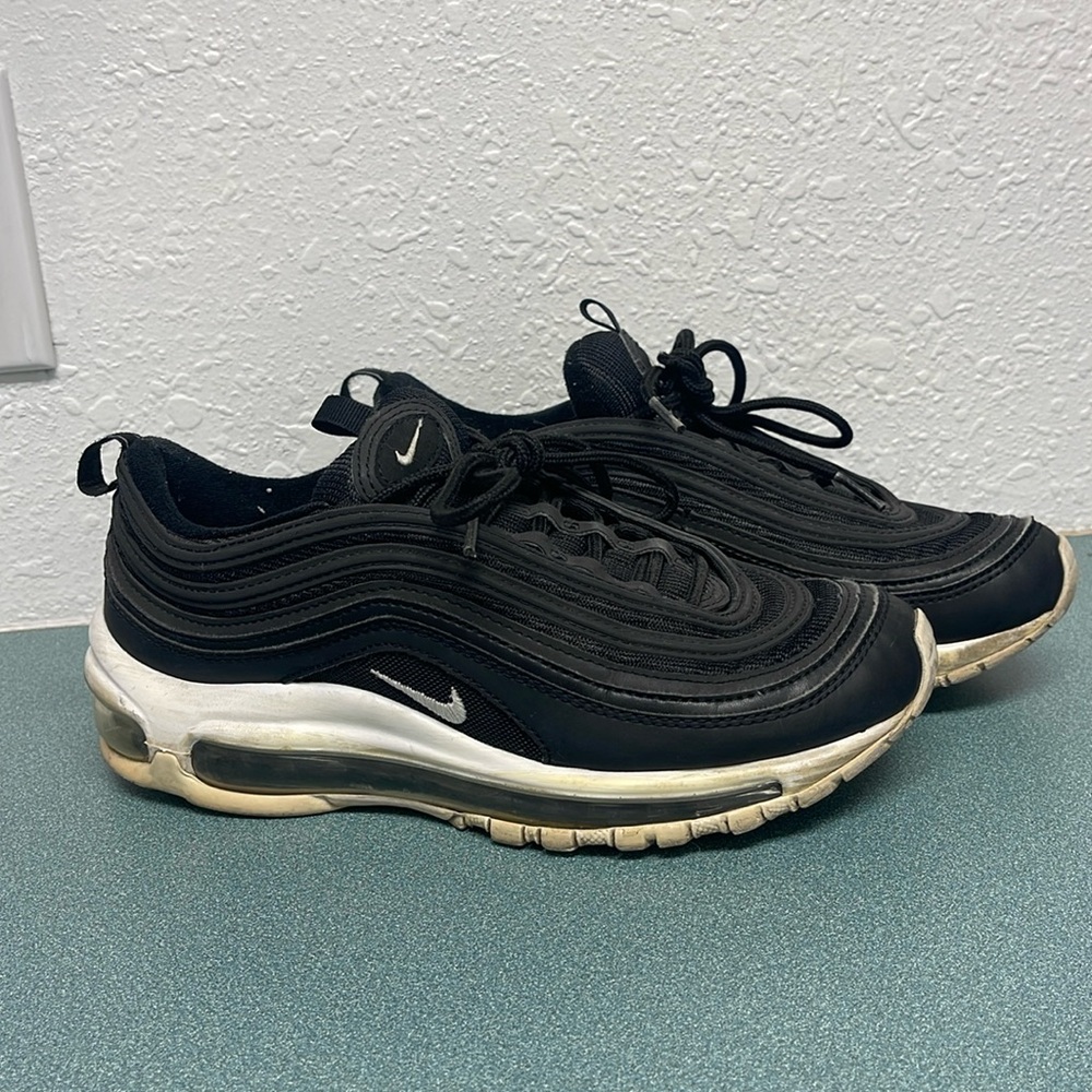 Nike Air Max 97 ‼️‼️ Size (6Y, 7.5 Women’s, 6 Men’s)